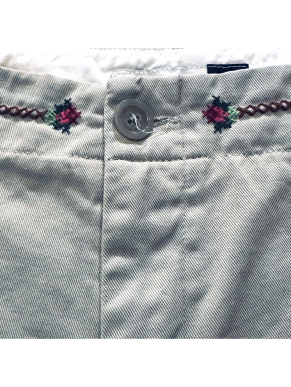 Vintage 90s Gap Clean Cut Khaki Capris Size 16 Chinos Embroidered Floral Artsy - Picture 3 of 13